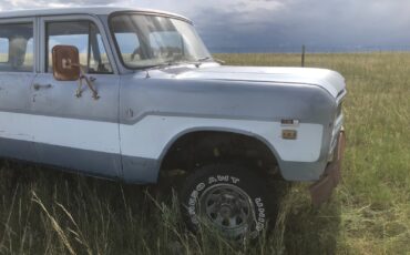 International-Harvester-Travelall-1970-1
