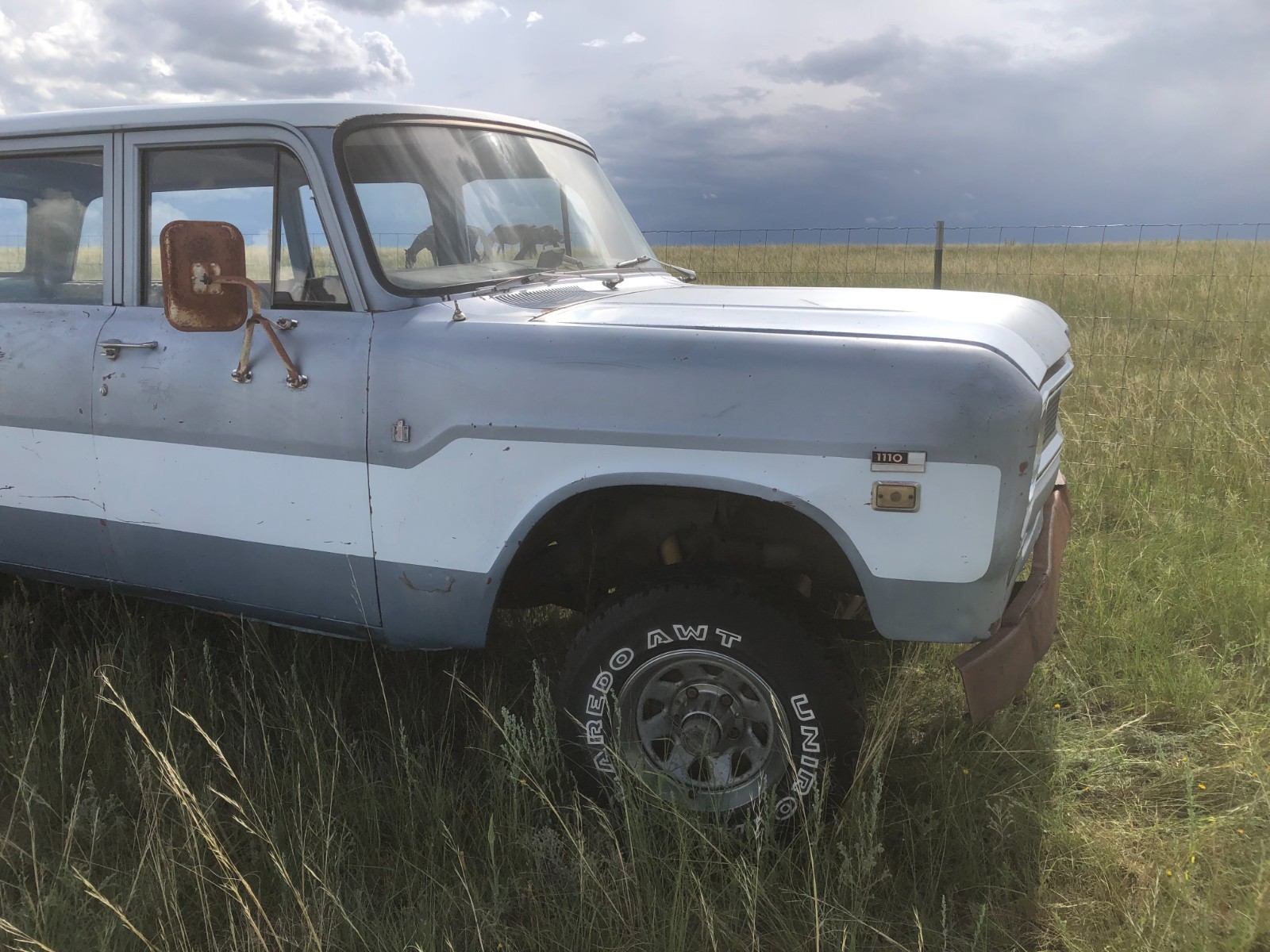 International-Harvester-Travelall-1970-1