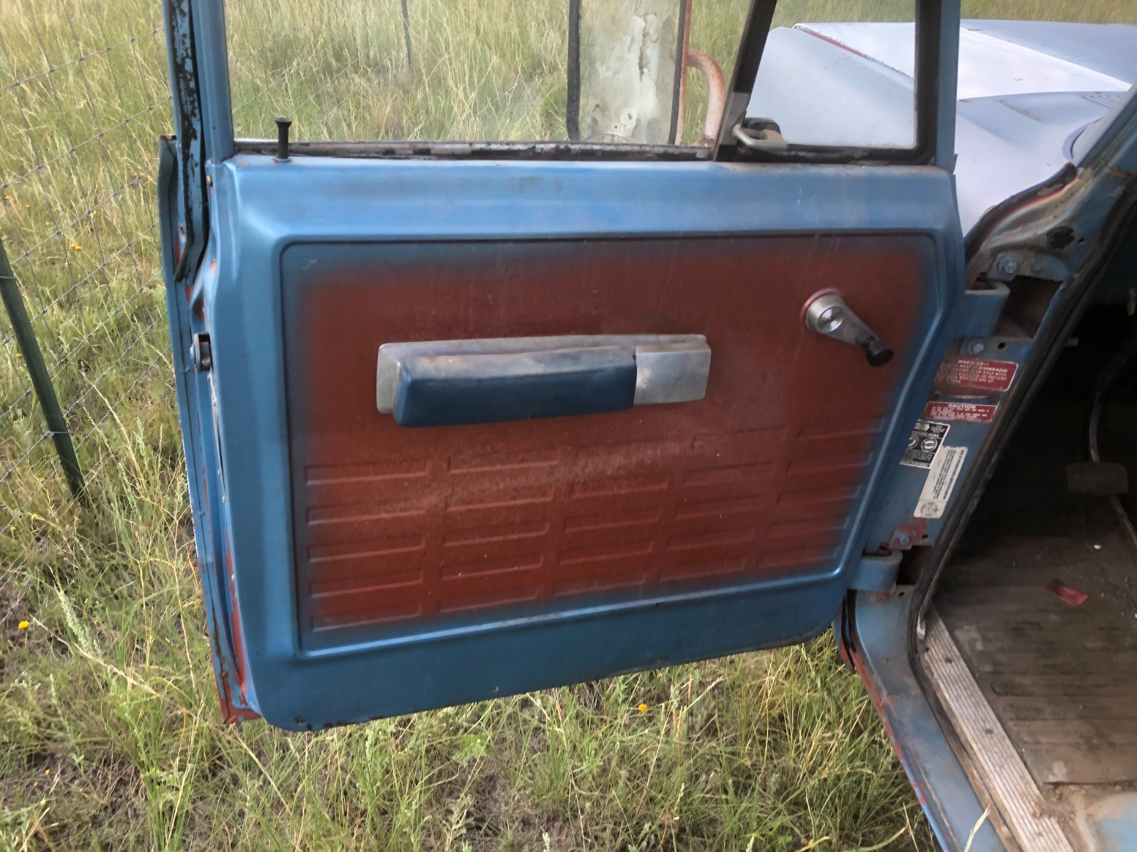 International-Harvester-Travelall-1970-18