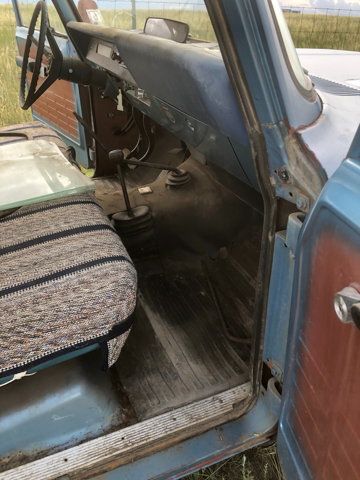 International-Harvester-Travelall-1970-22