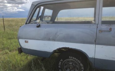 International-Harvester-Travelall-1970-3