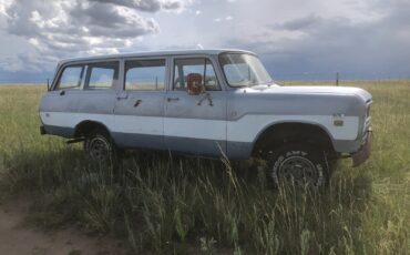 International-Harvester-Travelall-1970