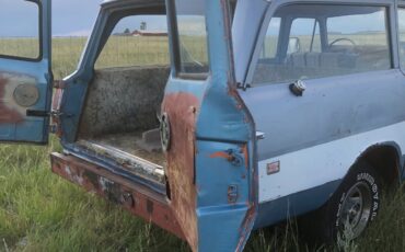 International-Harvester-Travelall-1970-7