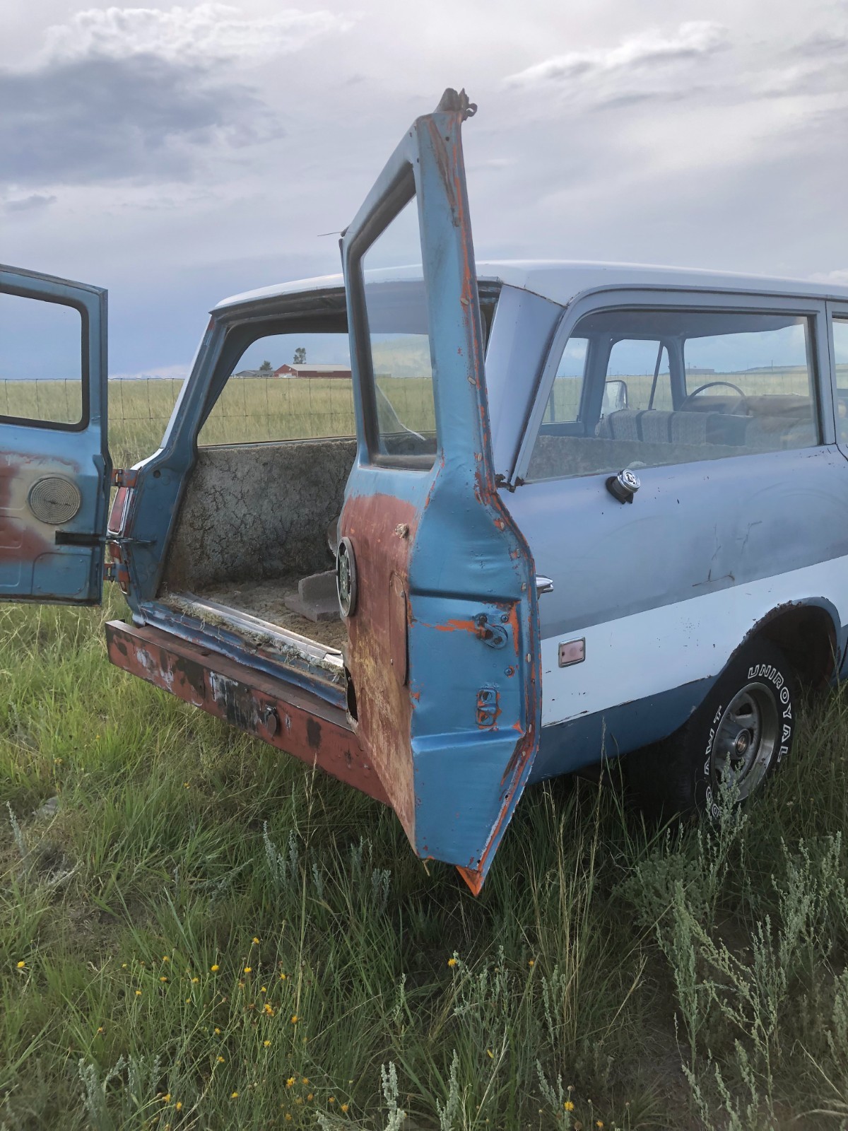 International-Harvester-Travelall-1970-7