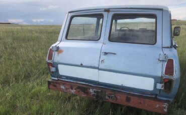 International-Harvester-Travelall-1970-8