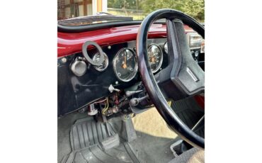 International-L-series-1950-Red-flake-Black-and-red-10