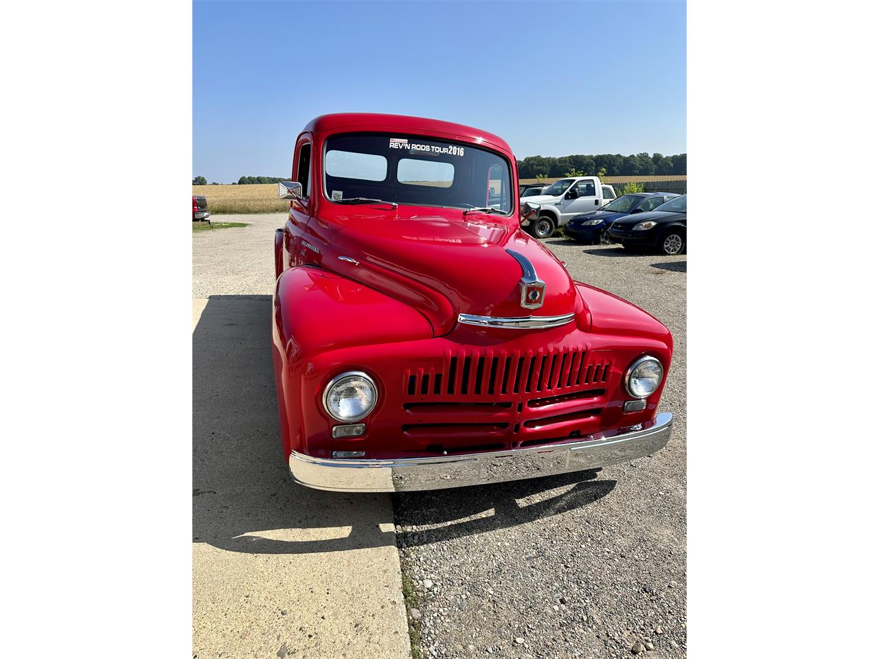 International-L-series-1950-Red-flake-Black-and-red-2