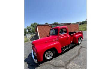 International-L-series-1950-Red-flake-Black-and-red-6