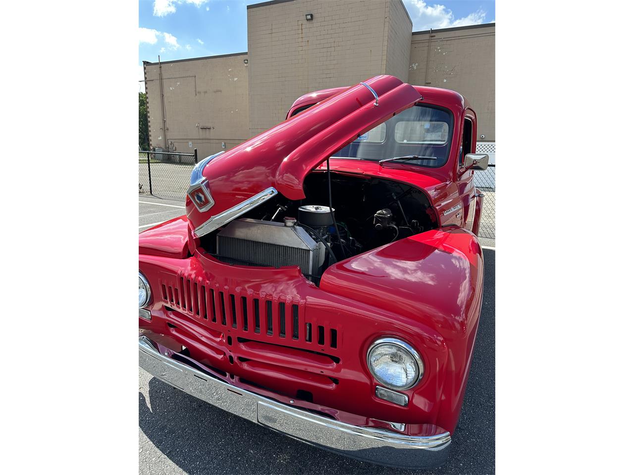 International-L-series-1950-Red-flake-Black-and-red-7