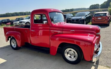 International-L-series-1950-Red-flake-Black-and-red-9