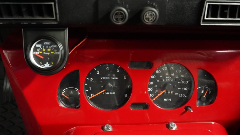 International-Scout-1962-Red-Gray-42