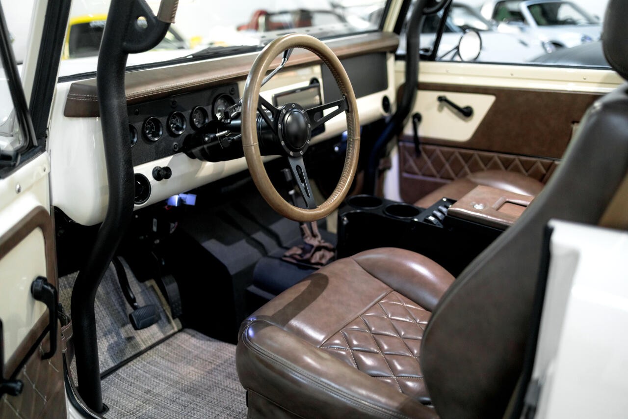 International-Scout-1967-SUV-1
