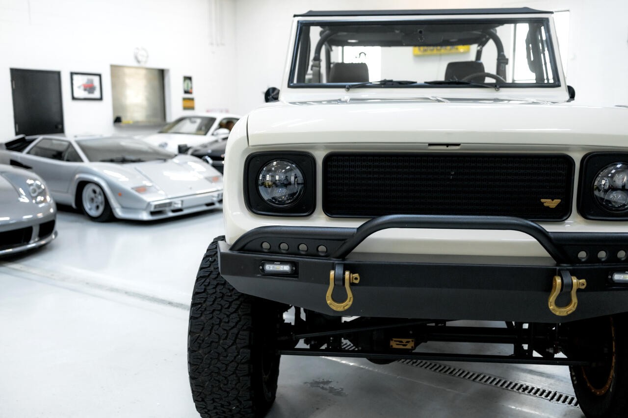 International-Scout-1967-SUV-14