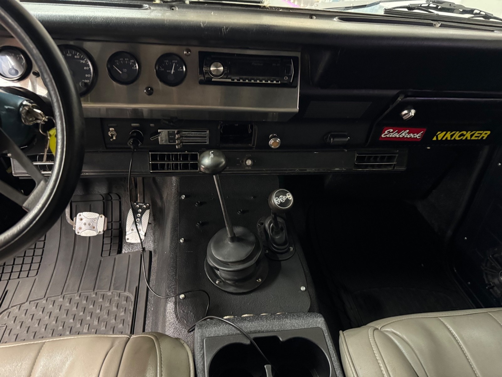 International-Scout-2-1971-2-Door-35