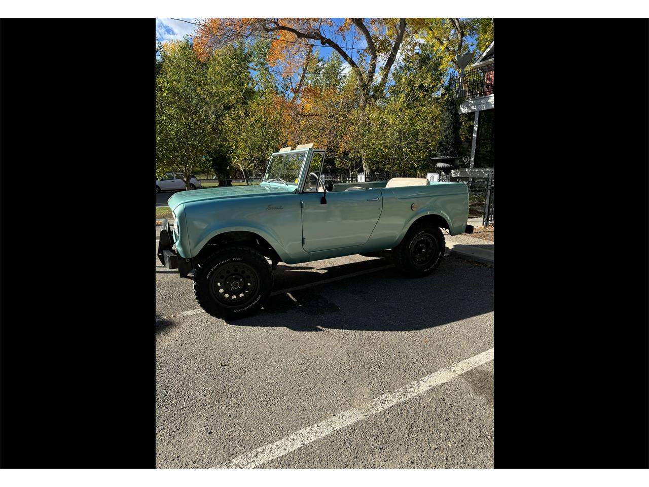 International-Scout-800-1967-Sea-Foam-Green-Tan-Leather-1