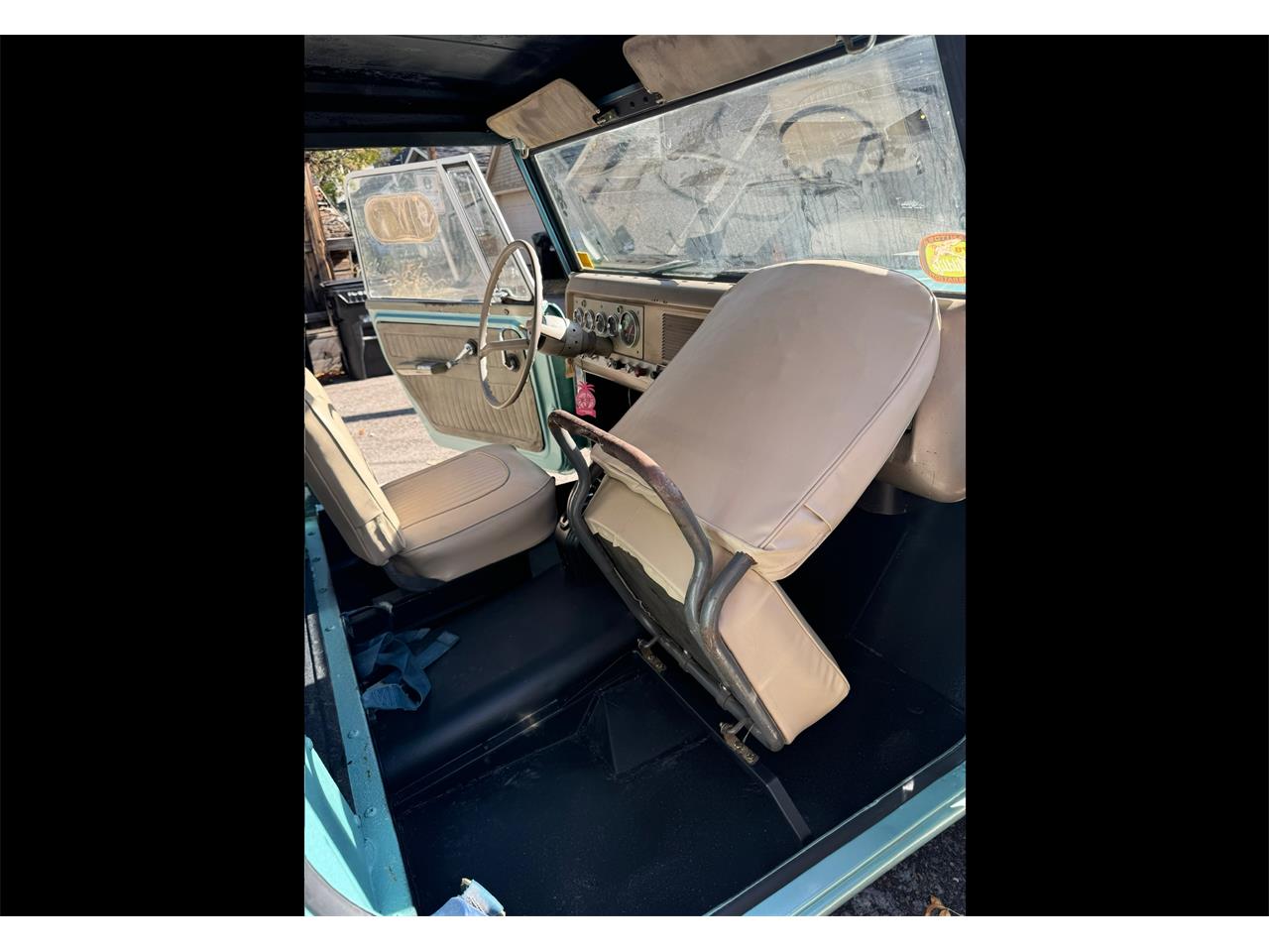 International-Scout-800-1967-Sea-Foam-Green-Tan-Leather-4