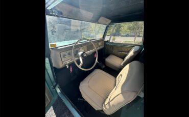 International-Scout-800-1967-Sea-Foam-Green-Tan-Leather-5