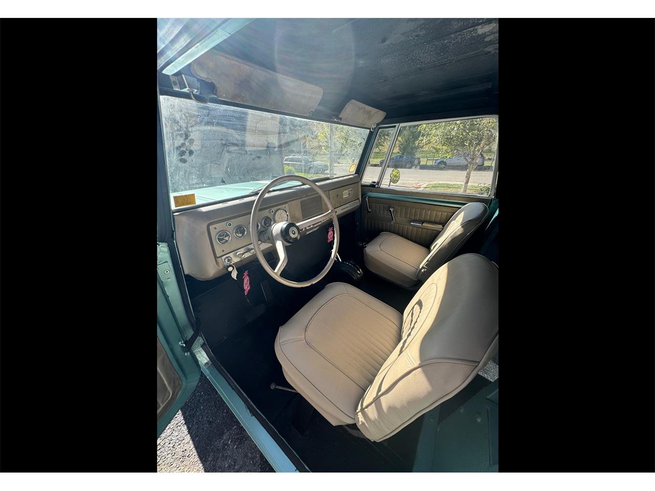 International-Scout-800-1967-Sea-Foam-Green-Tan-Leather-5
