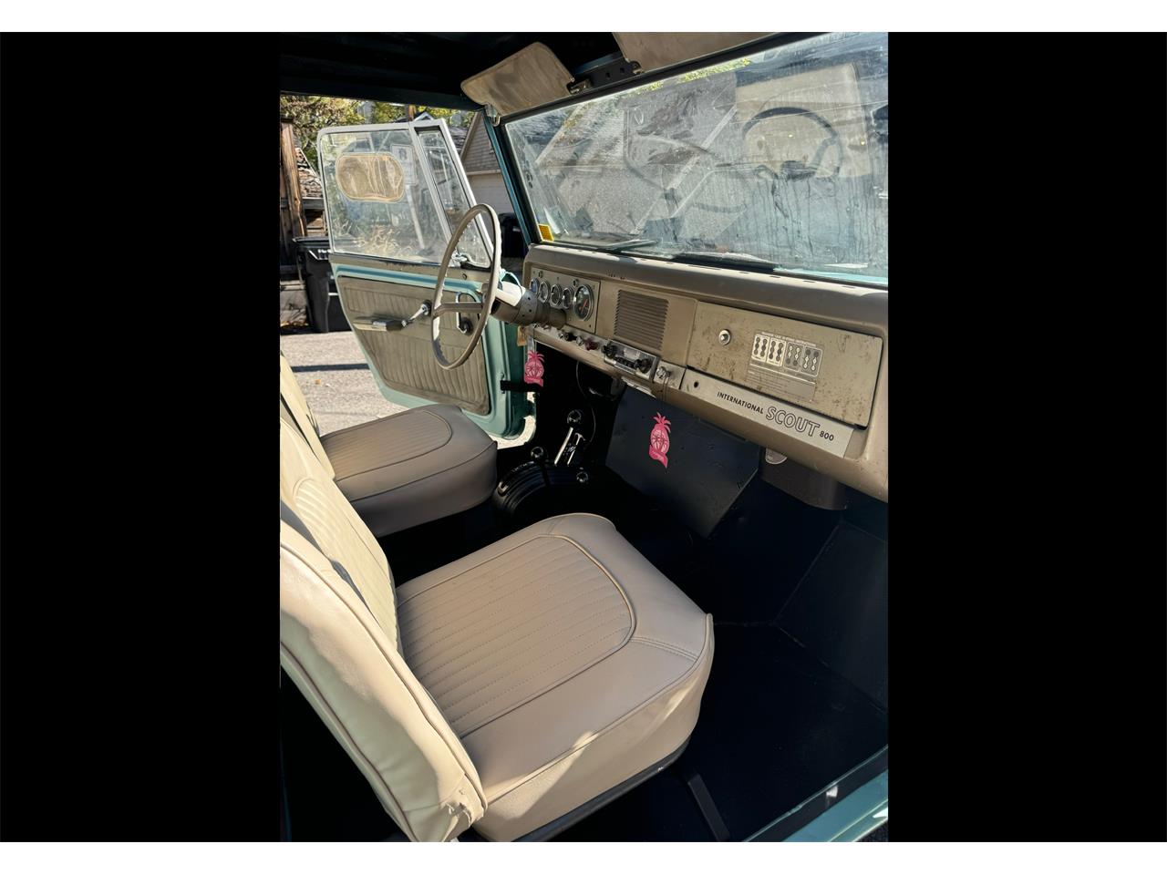 International-Scout-800-1967-Sea-Foam-Green-Tan-Leather-7