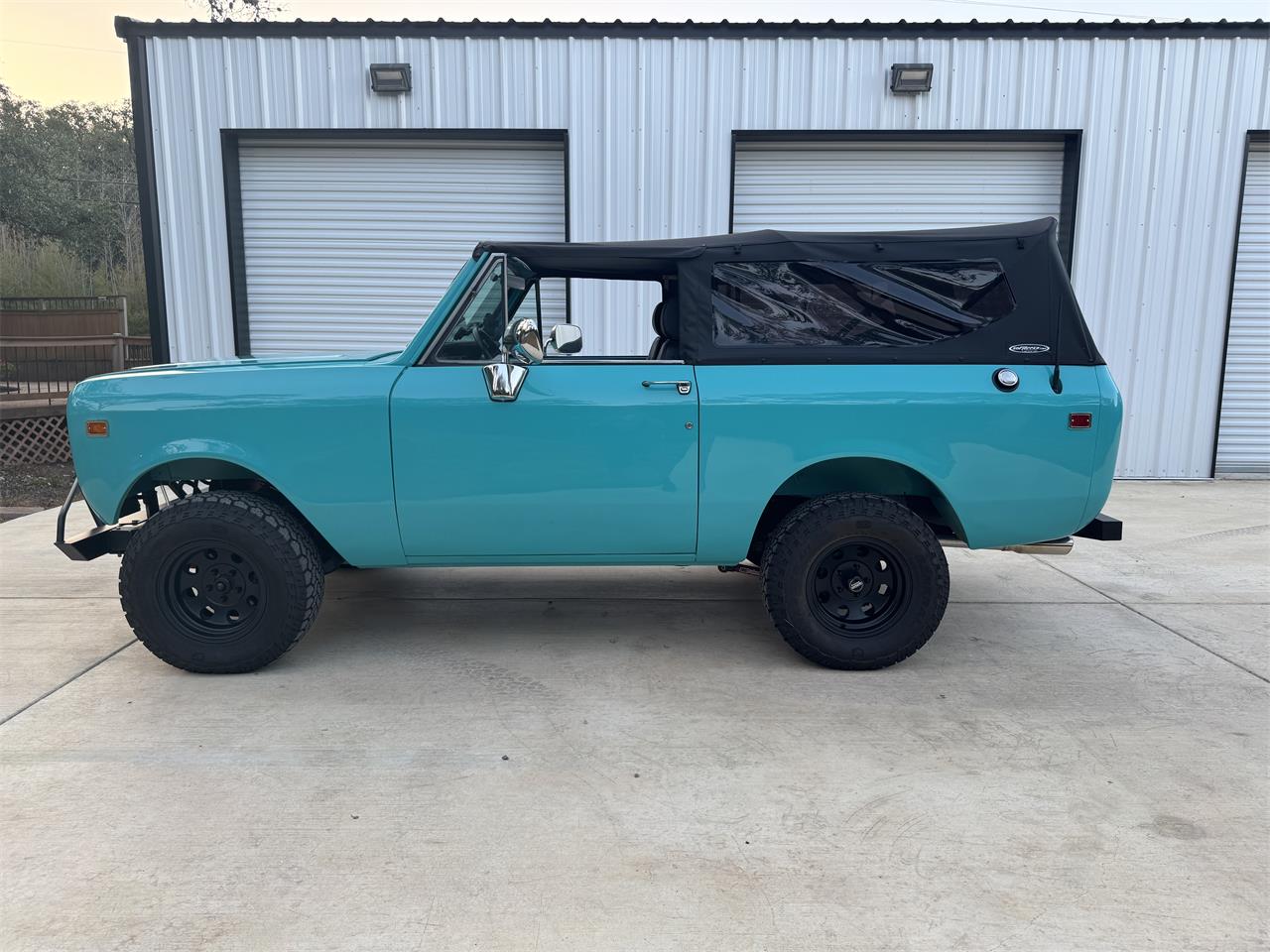 International-Scout-ii-1980-Turquoise-Black-10