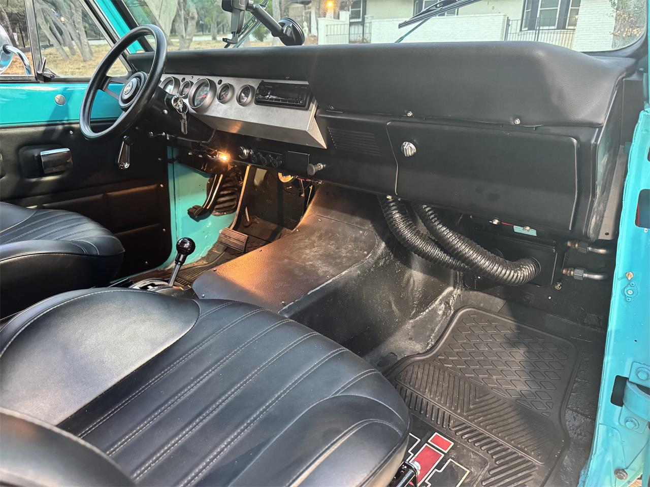 International-Scout-ii-1980-Turquoise-Black-15