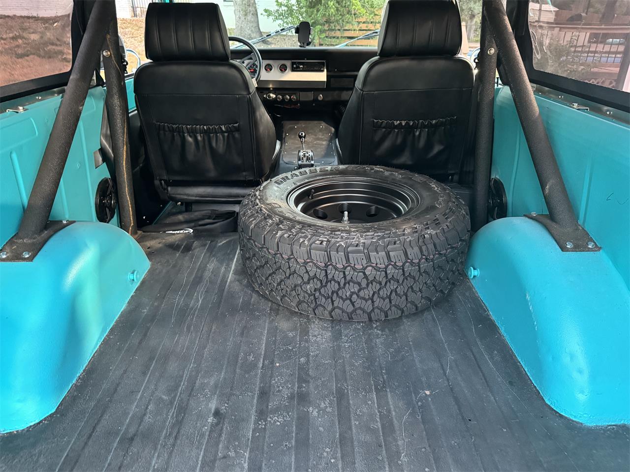 International-Scout-ii-1980-Turquoise-Black-17