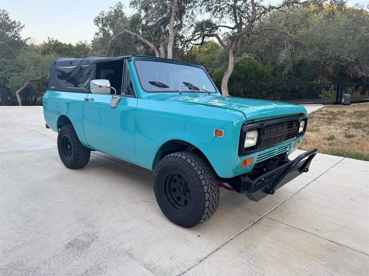 International-Scout-ii-1980-Turquoise-Black-4