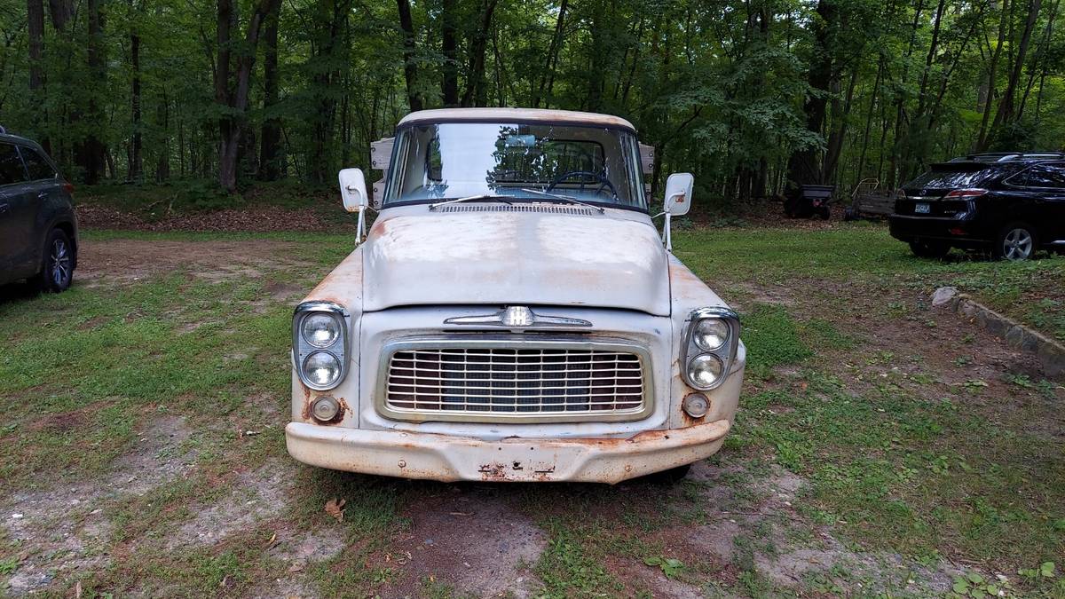 International-b112-1960-white-5