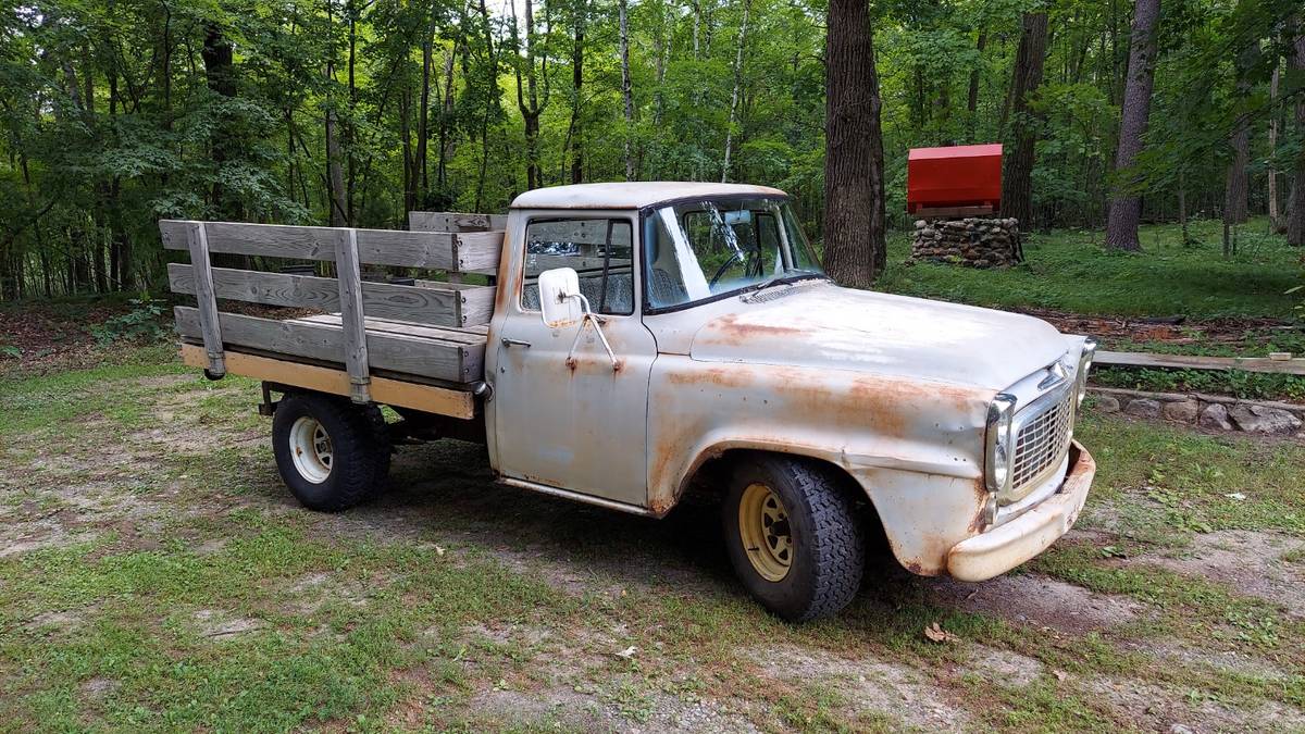 International-b112-1960-white-6