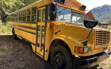 International-blue-bird-model-3800a-diesel-1993