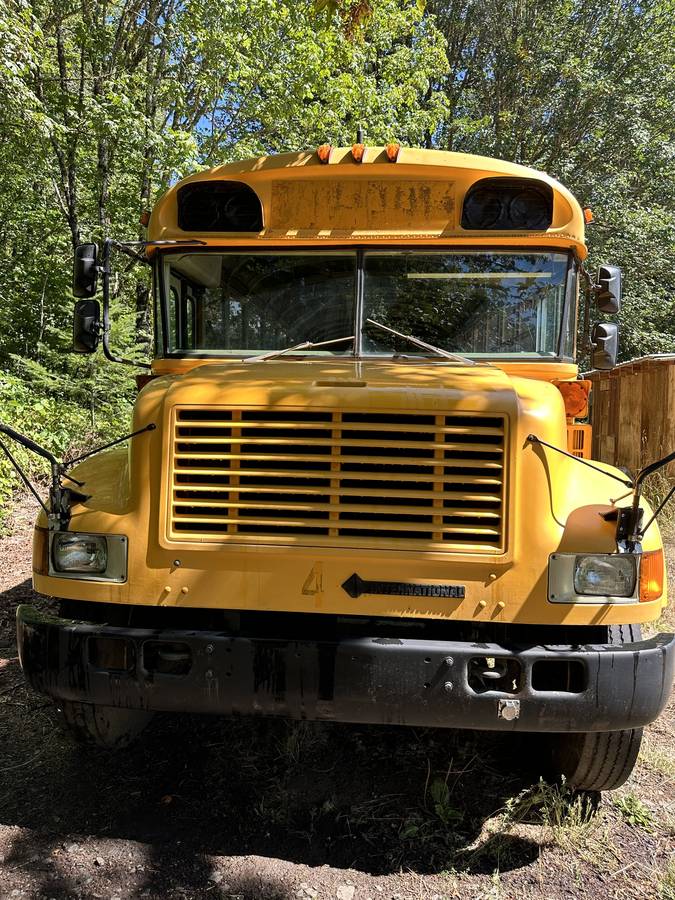 International-blue-bird-model-3800a-diesel-1993-4