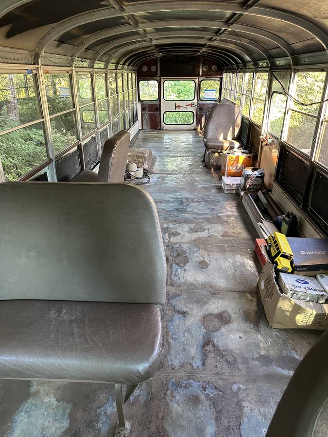 International-blue-bird-model-3800a-diesel-1993-9