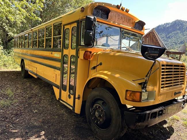 International-blue-bird-model-3800a-diesel-1993