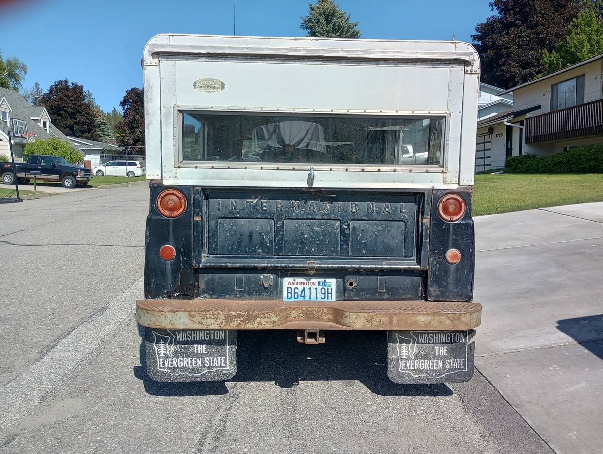International-d1200-1965-black-5