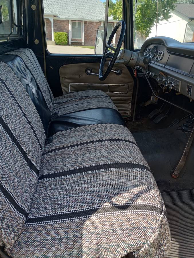 International-d1200-1965-black-6