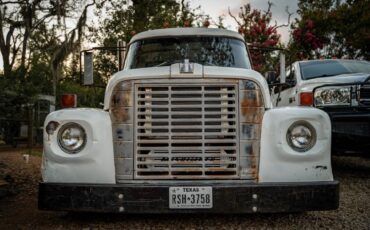 International-diesel-1973-white-1