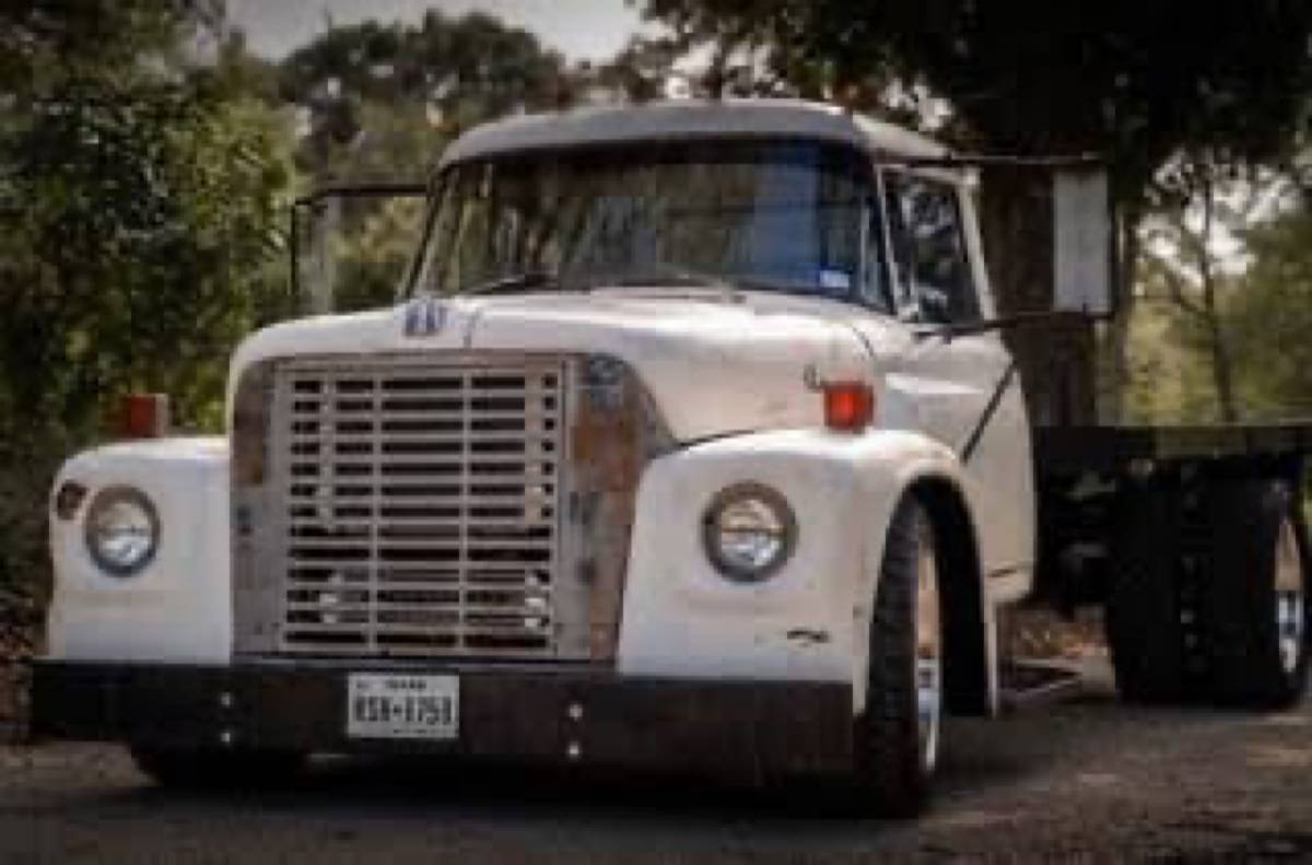 International-diesel-1973-white-2