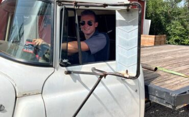 International-diesel-1973-white-4