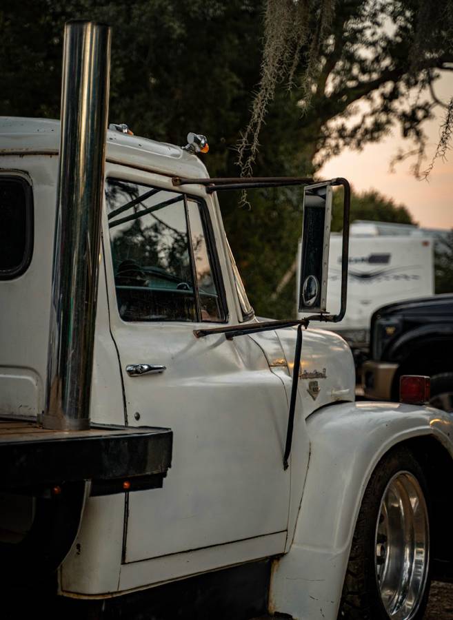 International-diesel-1973-white