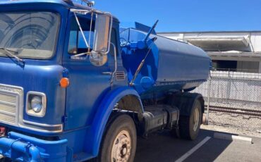 International-diesel-1986-blue-2