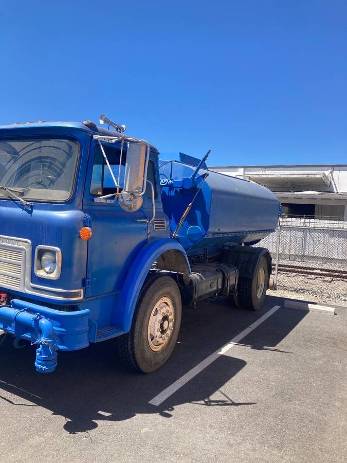 International-diesel-1986-blue-2