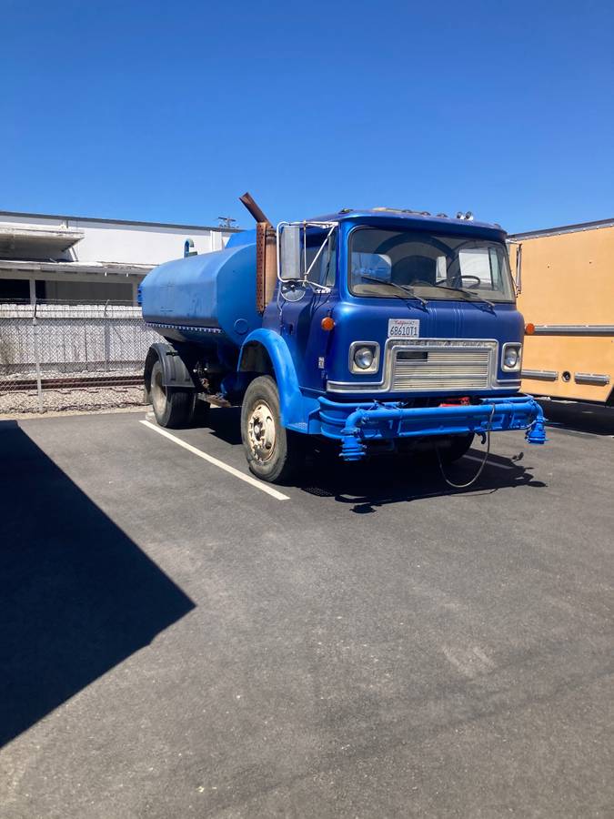 International-diesel-1986-blue-3