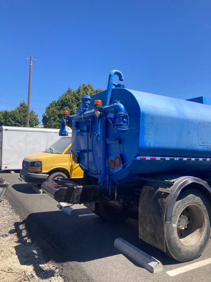 International-diesel-1986-blue-4