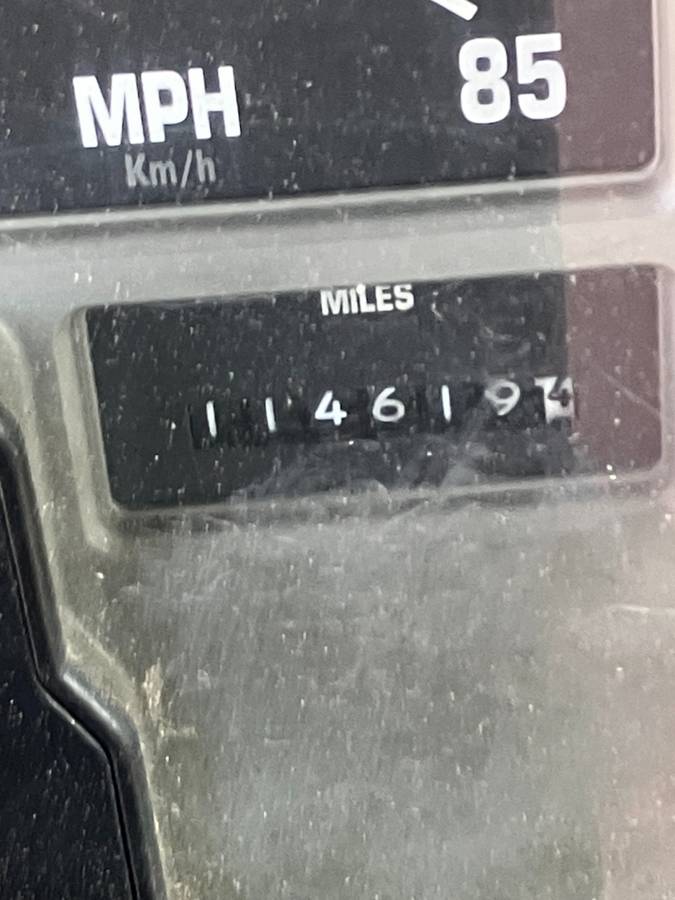 International-diesel-1995-white-3