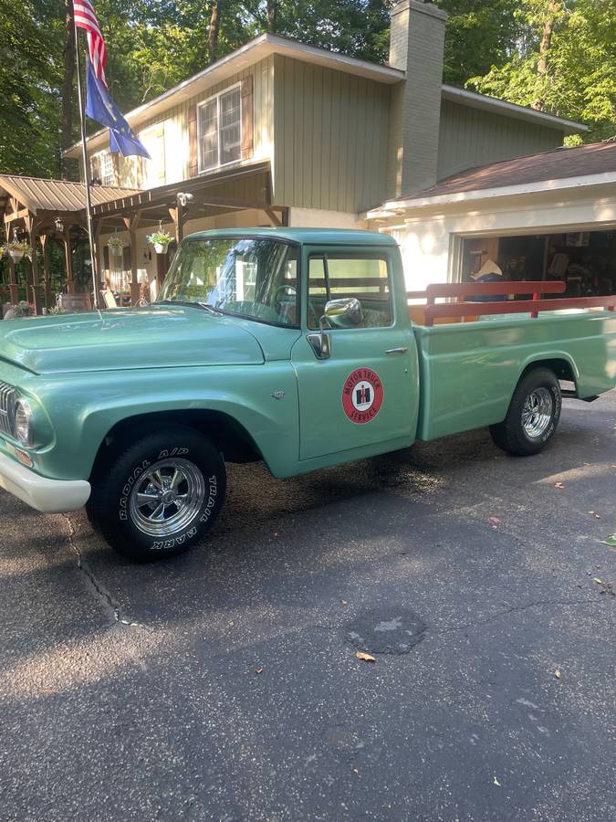 International-harvester-1966-green-2