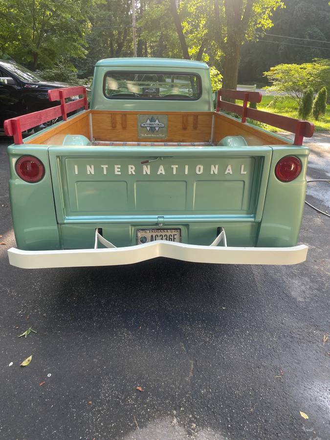 International-harvester-1966-green-3