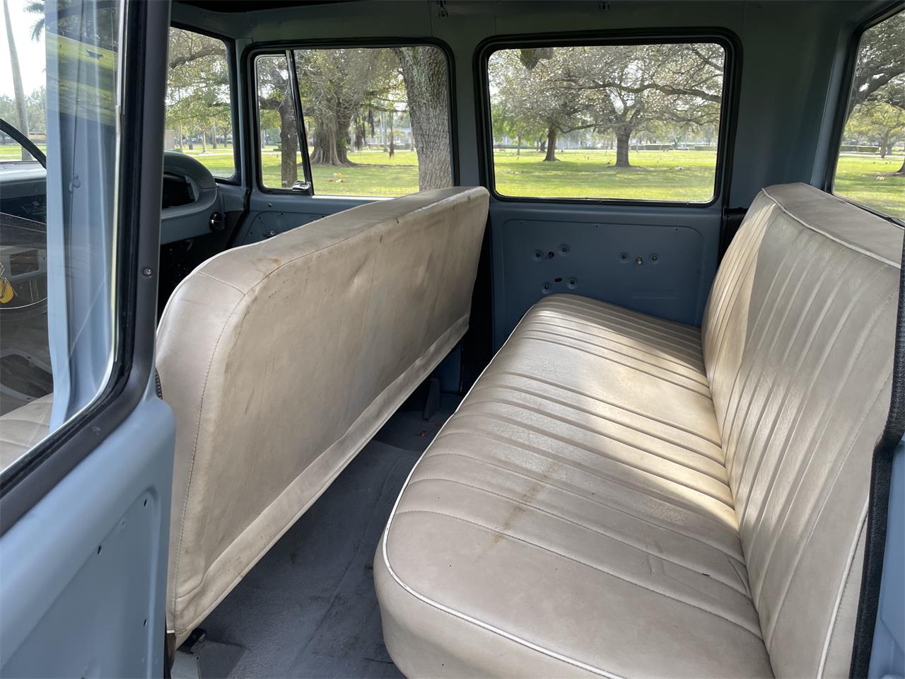 International-harvester-C-series-1966-Blue-Gray-Black-gray-tan-5