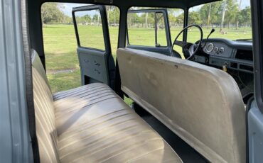 International-harvester-C-series-1966-Blue-Gray-Black-gray-tan-6