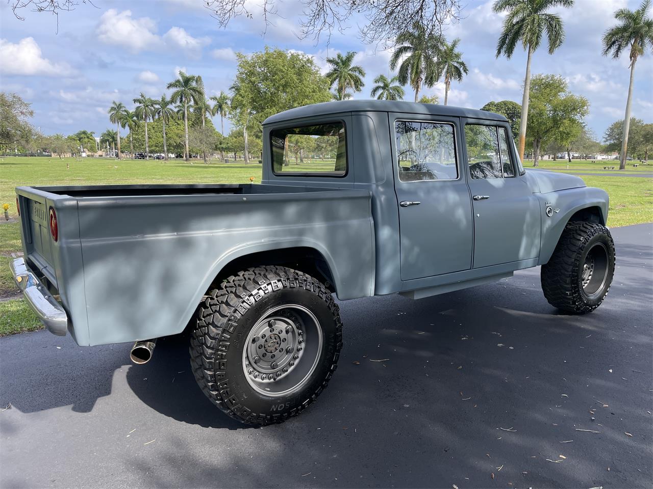 International-harvester-C-series-1966-Blue-Gray-Black-gray-tan