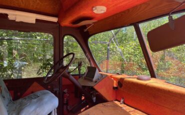 International-harvester-Metro-motor-home-1959-White-Maroon-1